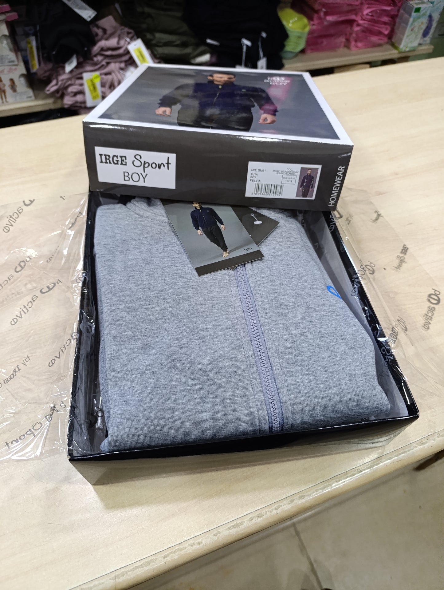 Tute bimbi firmate  a 6 euro