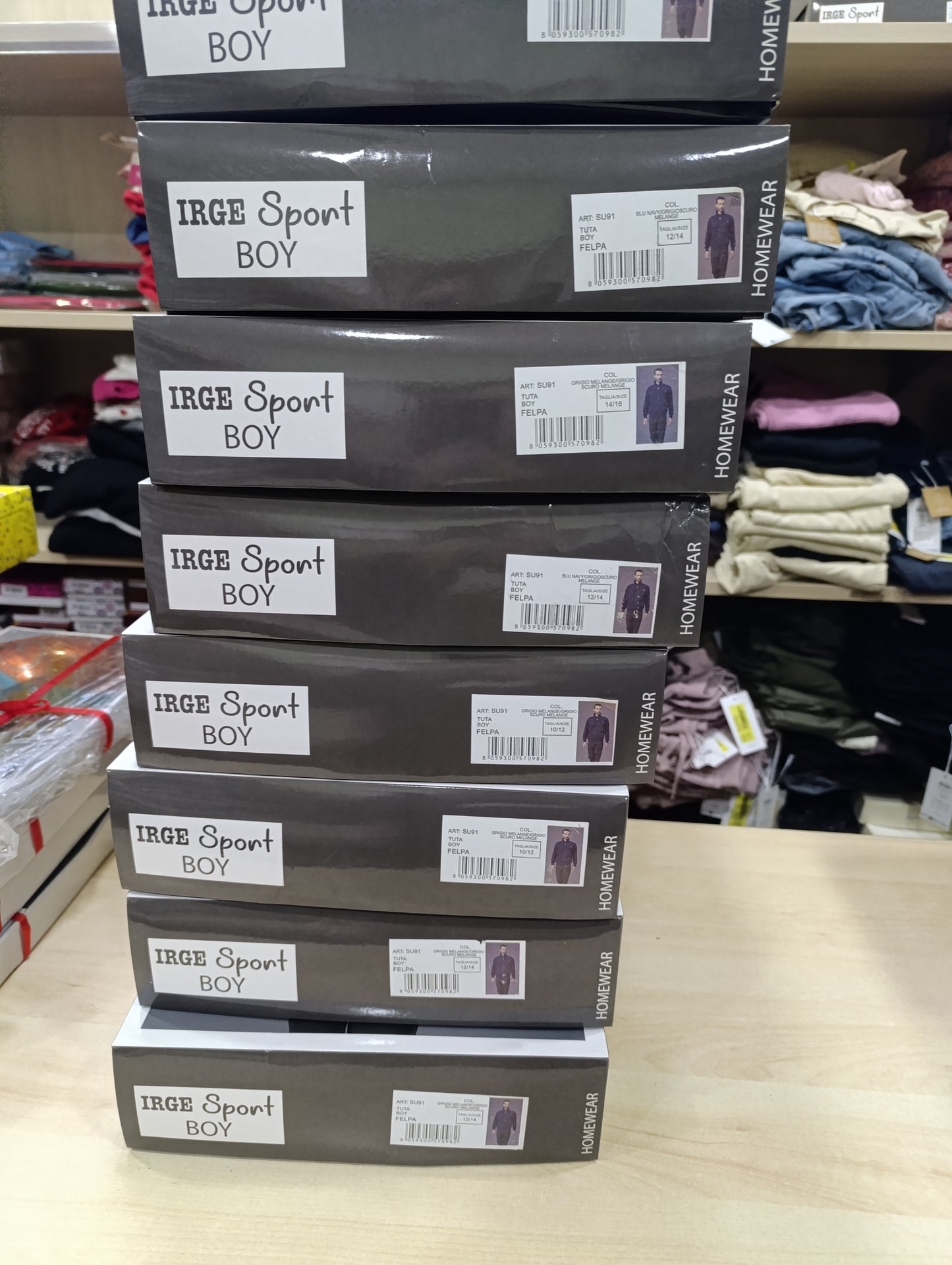 Tute bimbi firmate  a 6 euro