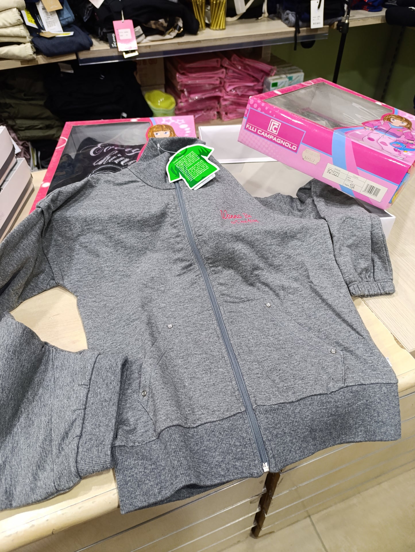 Tute bimbi firmate  a 6 euro