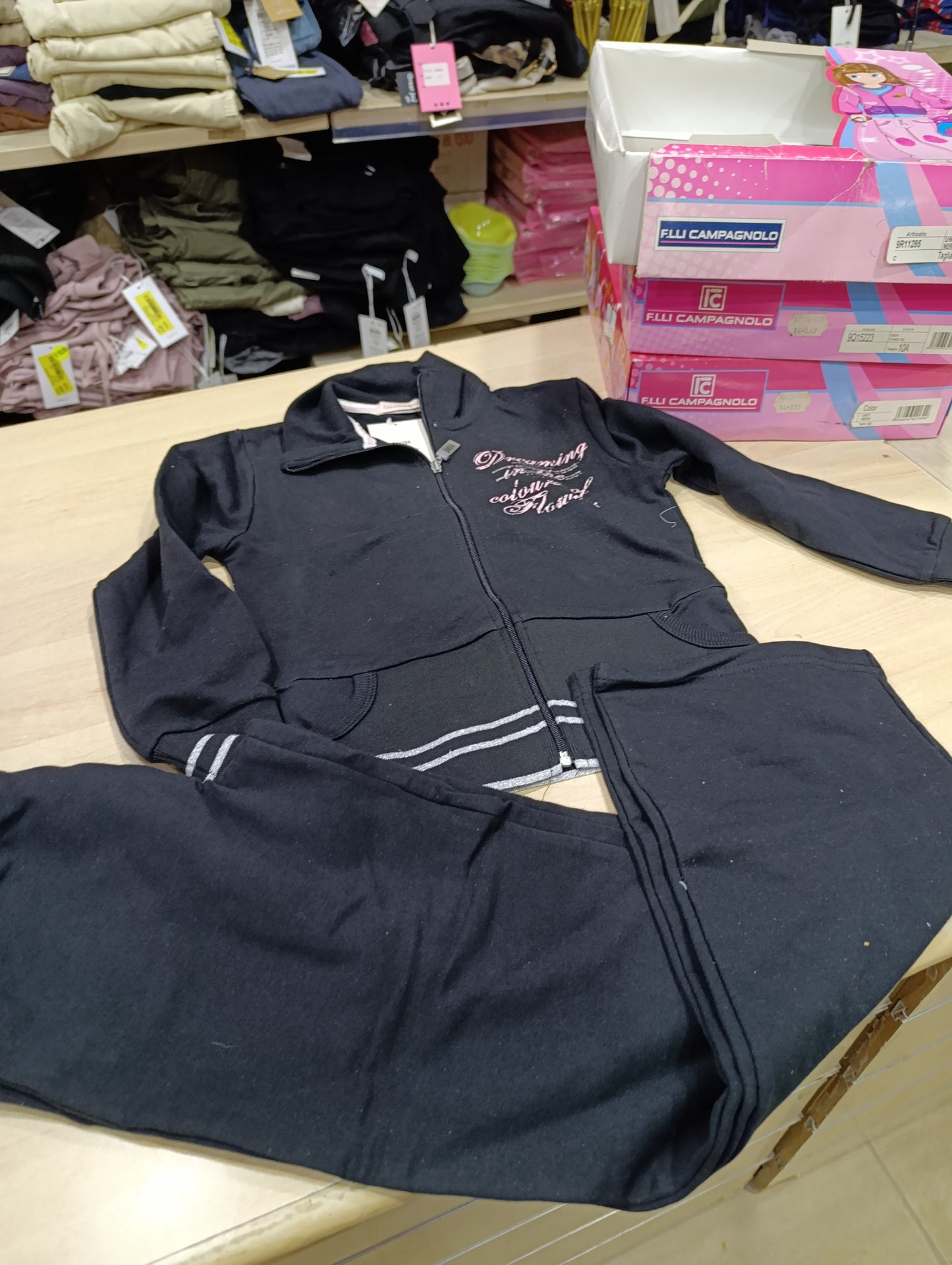 Tute bimbi firmate  a 6 euro