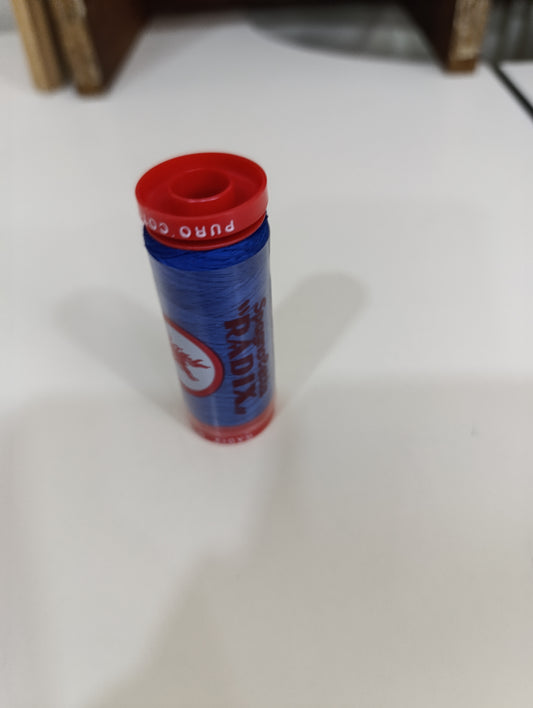 Rocchetto di filo per cucire a 1 euro