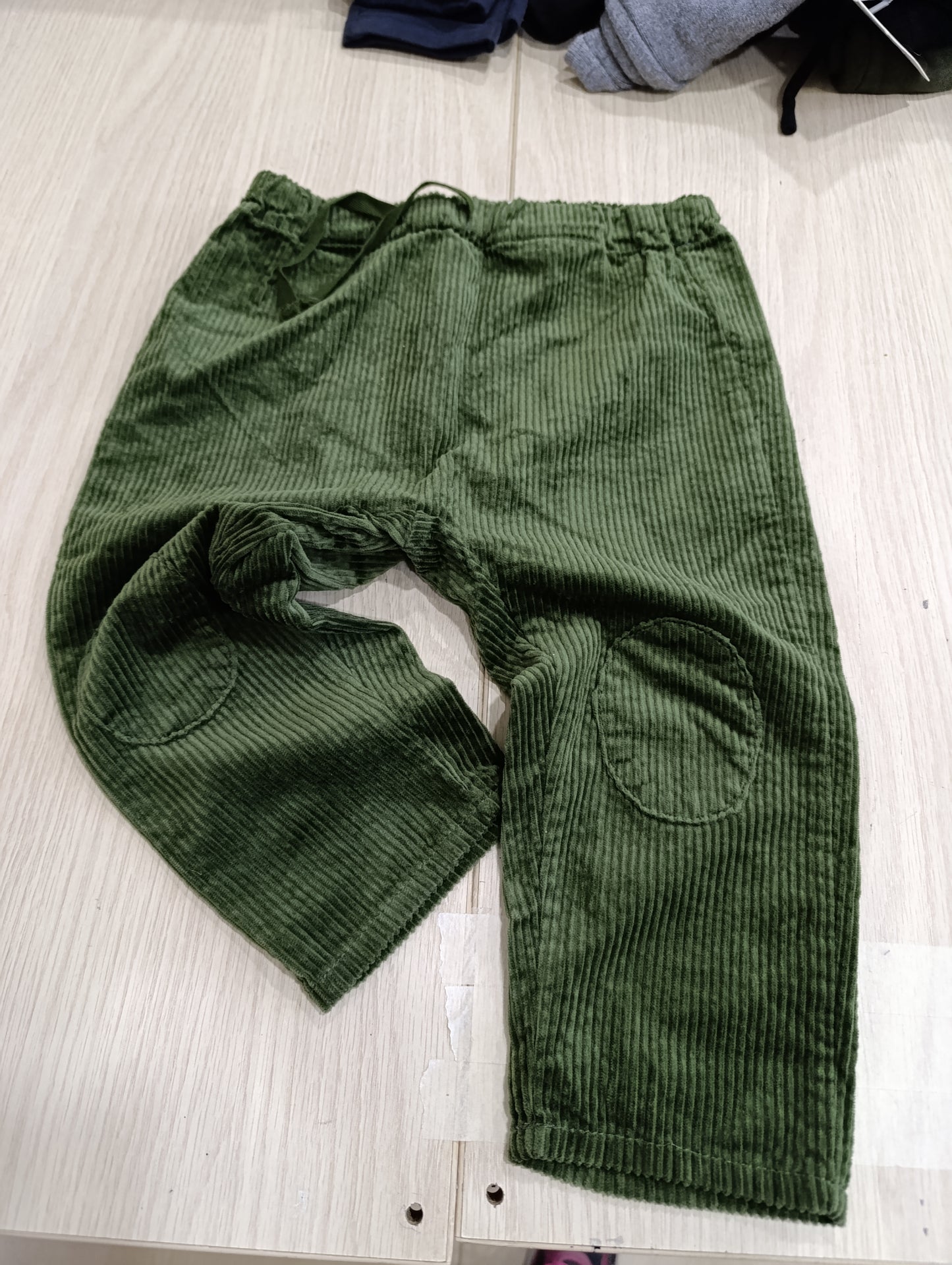 Offerta pantalone e pantalone  tuta bimbi a 2,70
