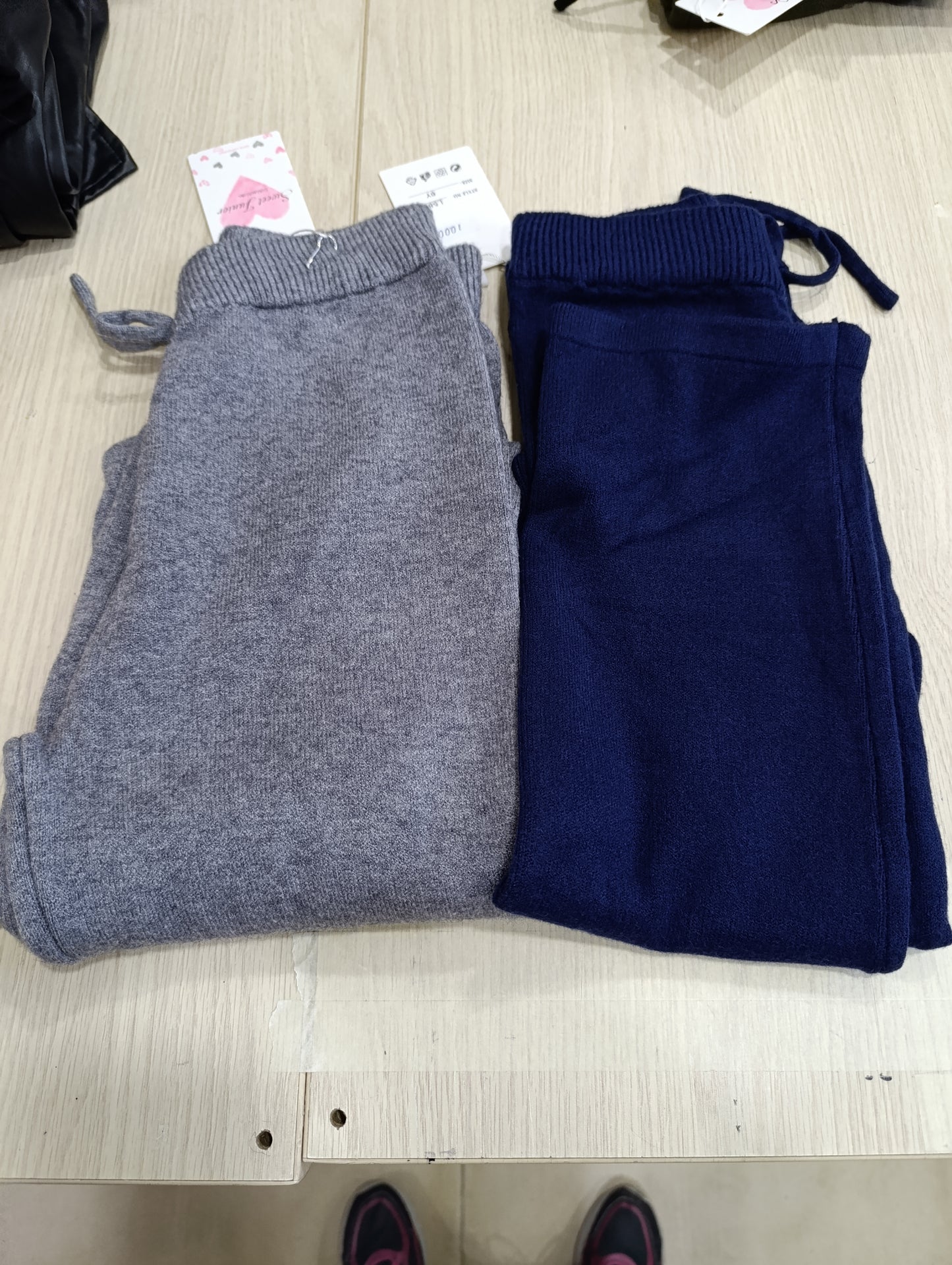 Offerta pantalone e pantalone  tuta bimbi a 2,70