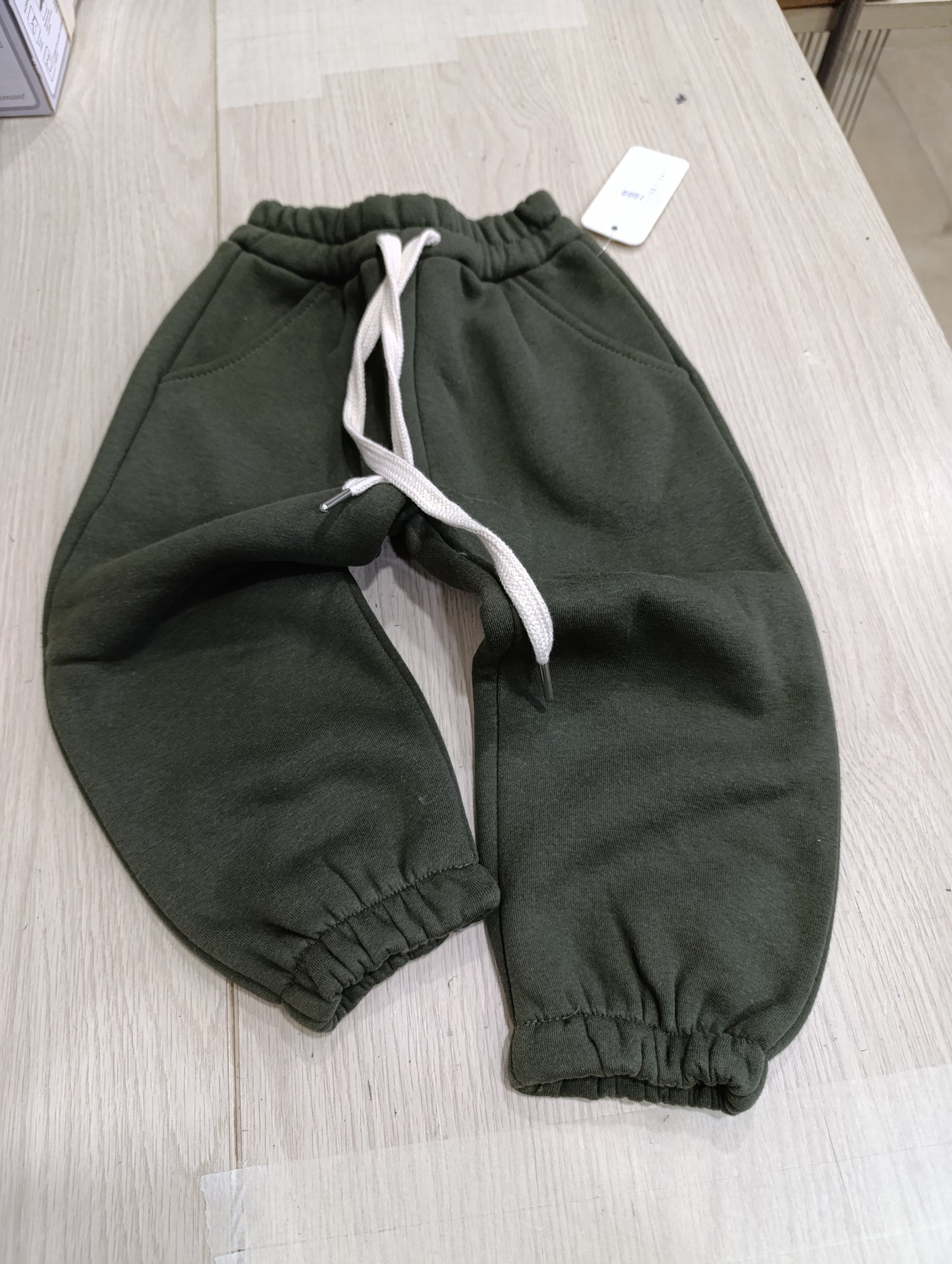 Offerta pantalone e pantalone  tuta bimbi a 2,70