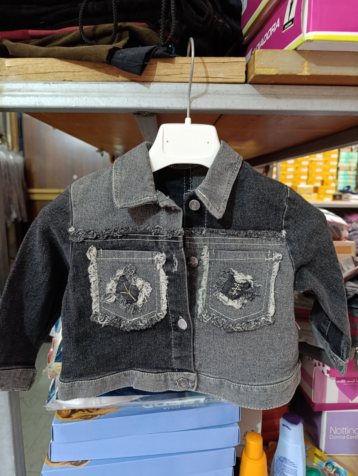 Giubbini di jeans bambini a 4 euro