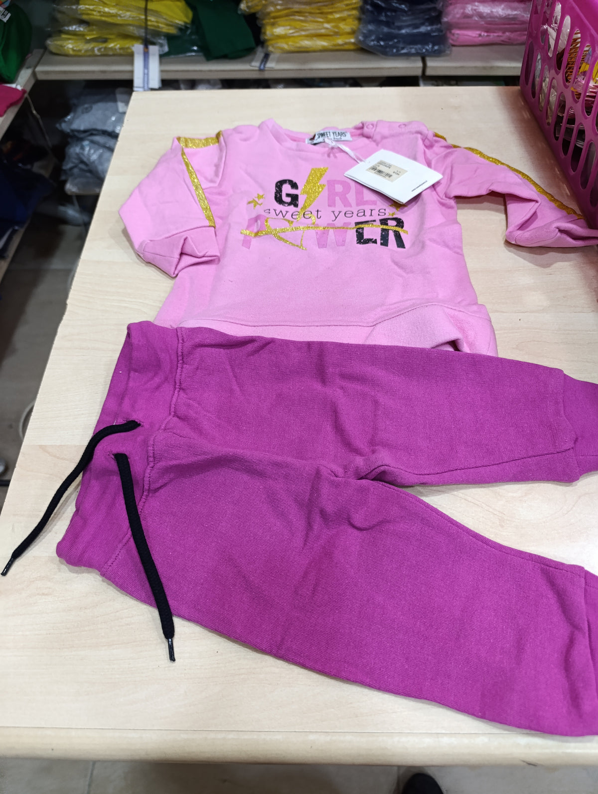 Tute neonati a 4 euro